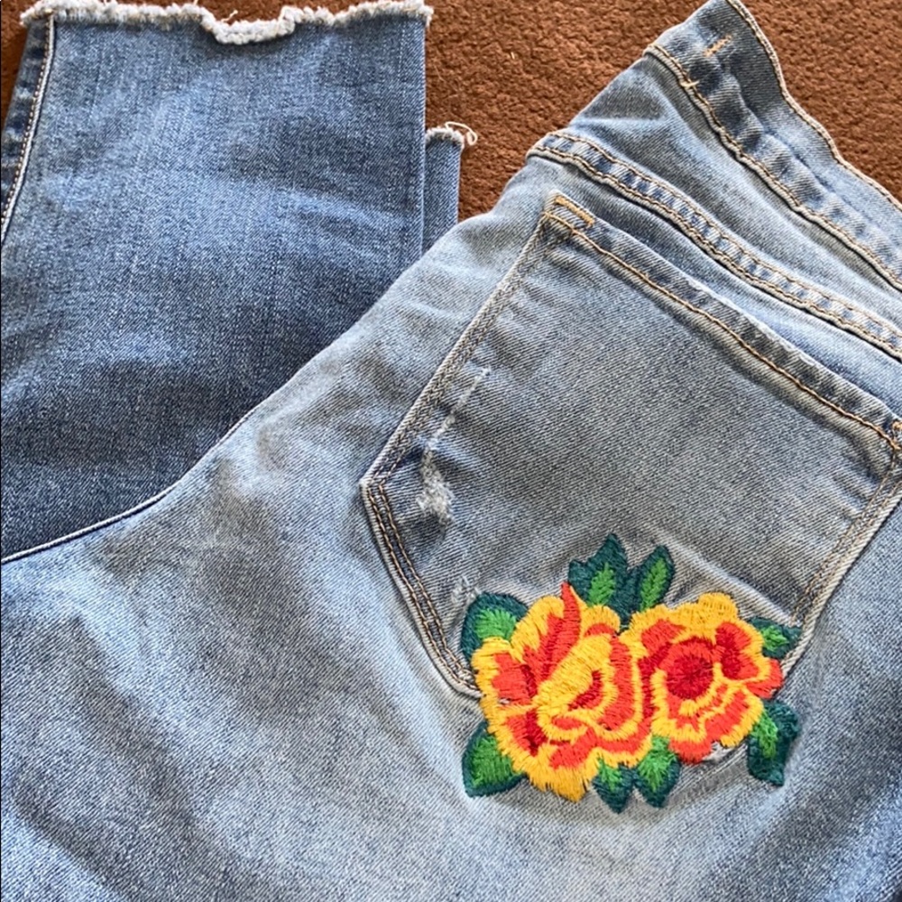 COPY - CUTE FLYING MONKEY ANKLE JEANS!!! 👖👖👖